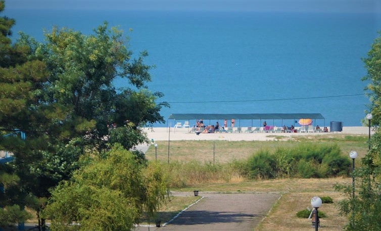 Фото базы отдыха Красная гвоздика, отдых на Азовском море, цены этого года